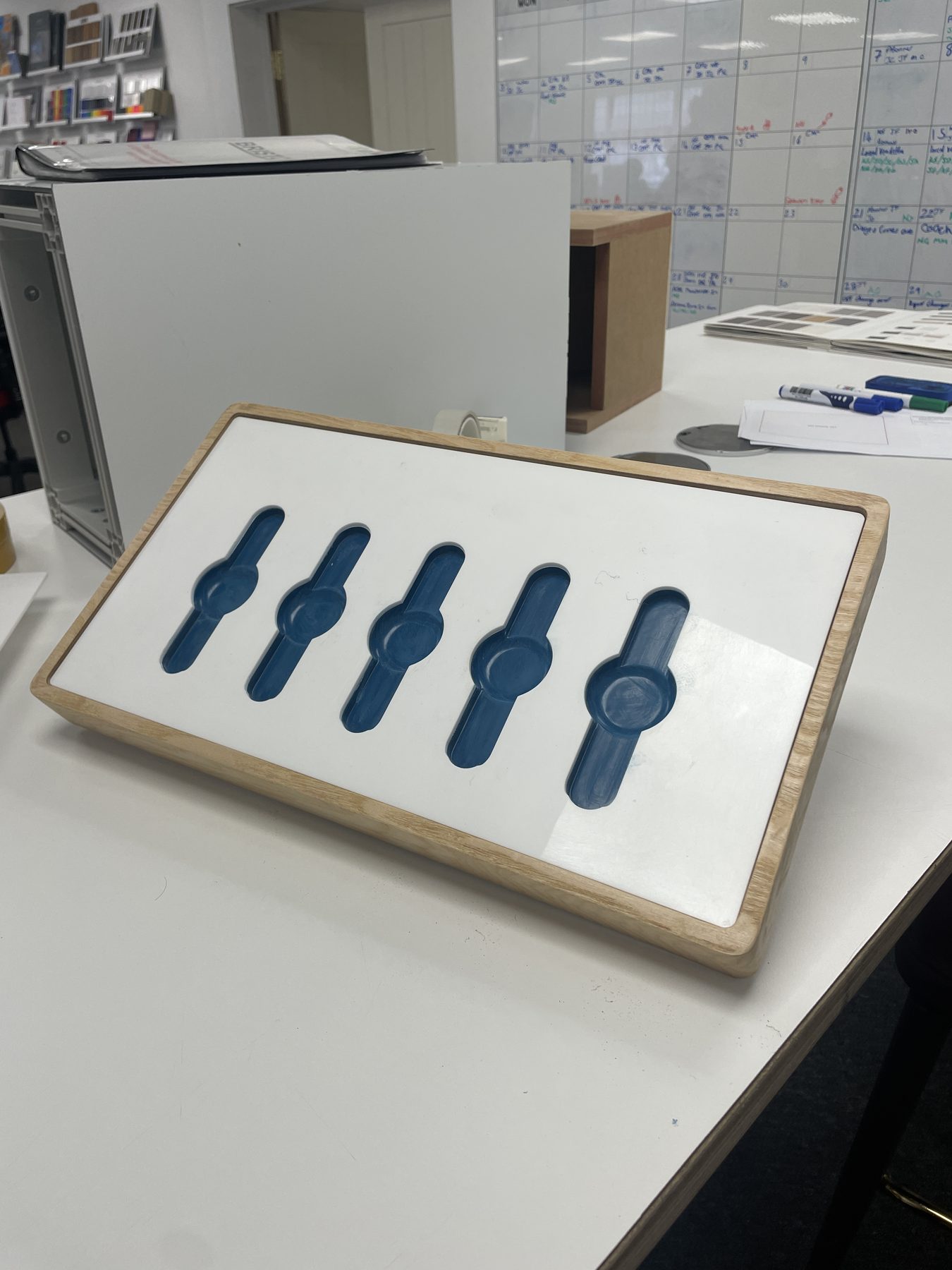 Pulze display tray